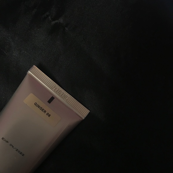 Tinted Hydrating Gel Cream SPF 30 in GINGER - Picture 2 of 2